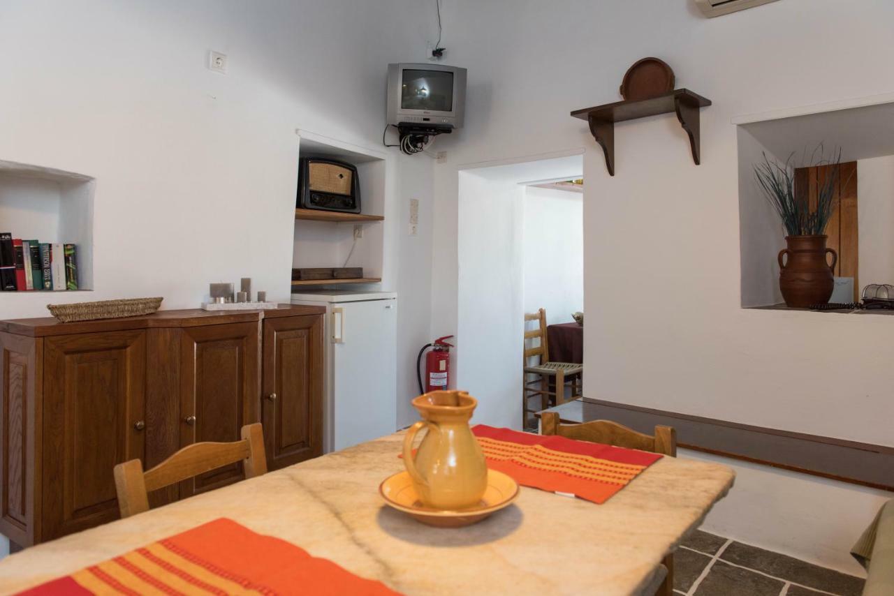 Aris & Maria Houses Kastron  ภายนอก รูปภาพ